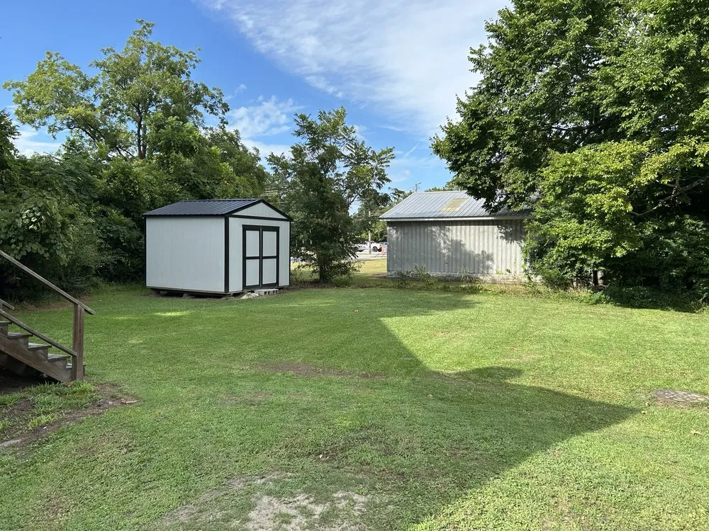 Reliable outdoor landscaping for beautiful yards in Cove City, NC by Leeks Lawn Care