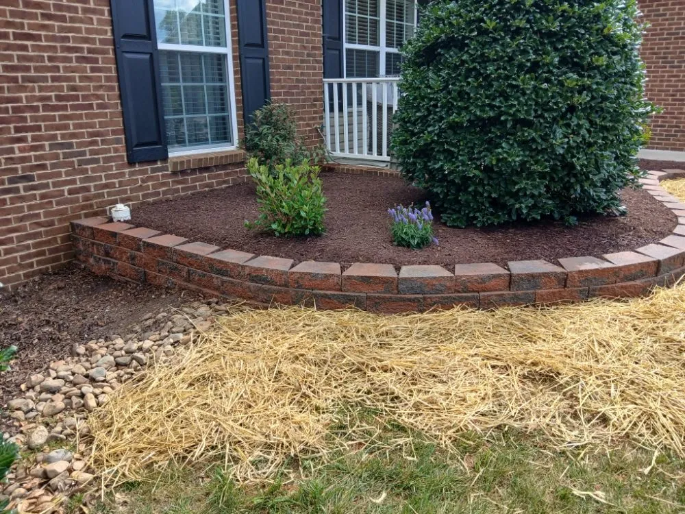 Custom lawn care service with custom design in Lenoir City, TN by Leeks Lawncare and Landscaping