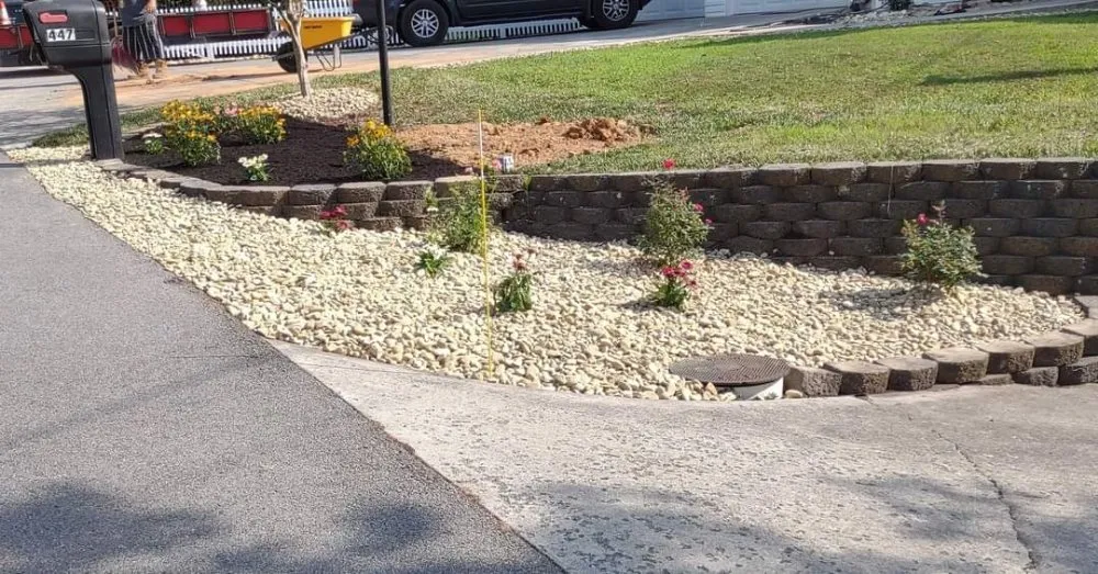 Top-rated residential landscaping in Lenoir City, TN by Leeks Lawncare and Landscaping