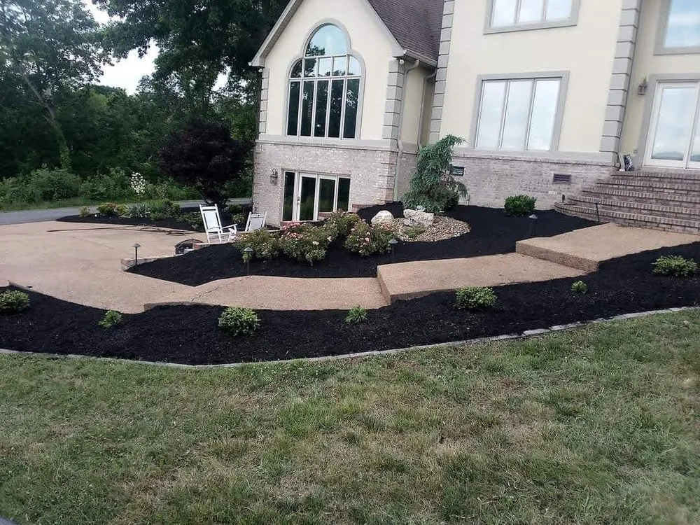 Professional lawn mowing service experts serving Lenoir City, TN - Leeks Lawncare and Landscaping