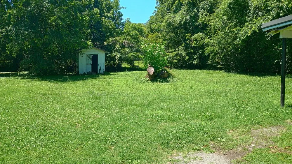 Professional residential landscaping in Pulaski, TN - Leelands Lawn And Landscaping Services