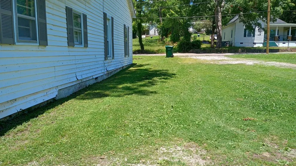 Affordable landscape design in Pulaski, TN - Leelands Lawn And Landscaping Services