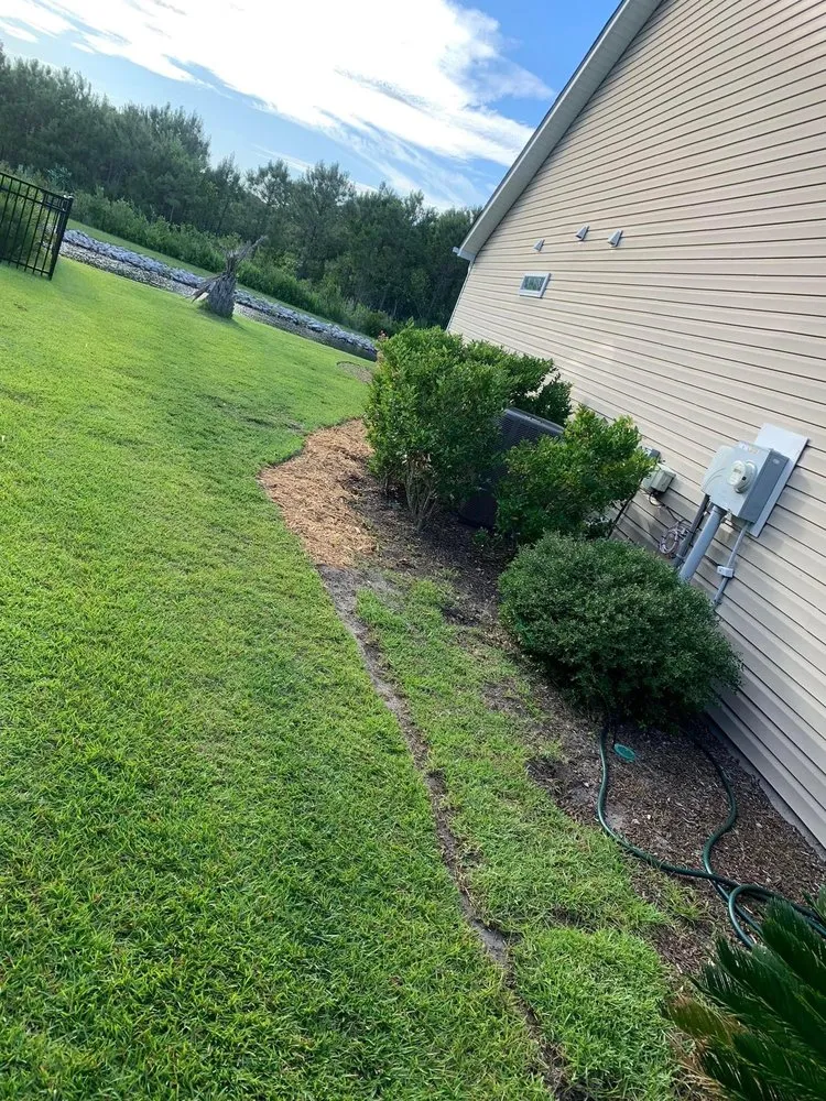 Local lawn mowing service experts serving Supply, NC - Leelee Landscaping