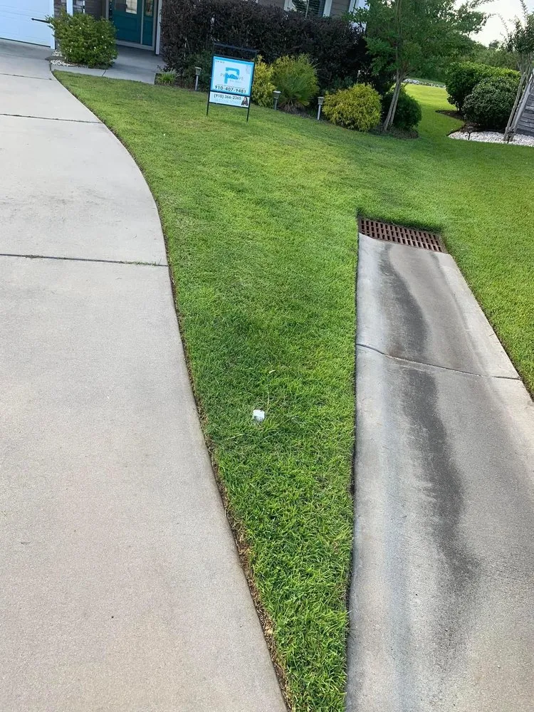 Reliable yard cleanup service for residential properties across Supply, NC - Leelee Landscaping