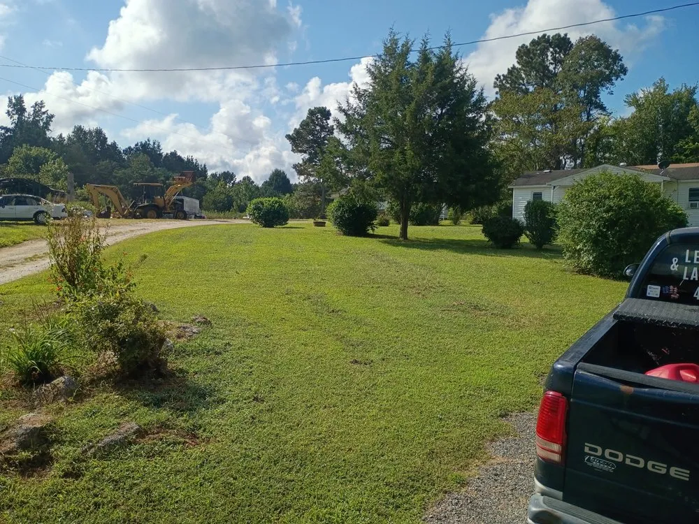 Affordable lawn mowing service experts serving Emporia, VA - Lee’s Auto Shop & Lawn Care