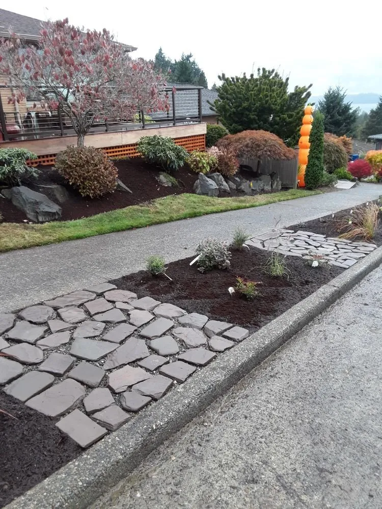 Top-rated lawn mowing service in Seattle, WA by Lee's General Landscaping and Yard Clean Up