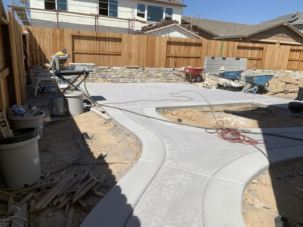 Top-rated yard cleanup service experts serving Elk Grove, CA - Lee's Landscape