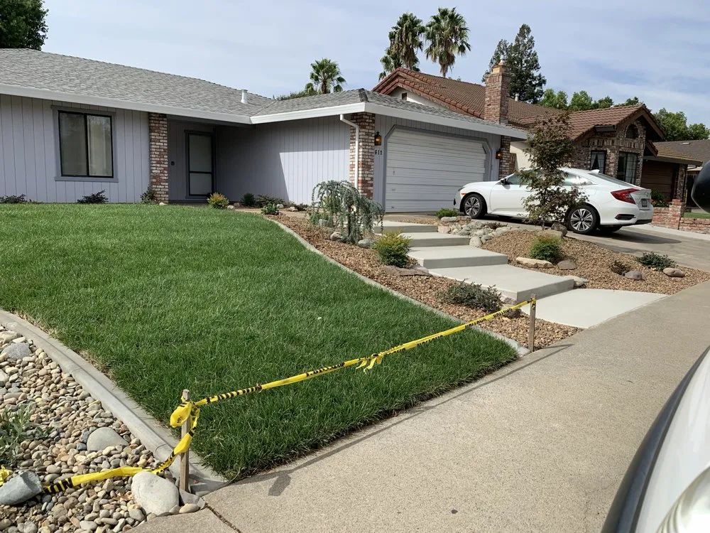 Affordable lawn care service experts serving Elk Grove, CA - Lee's Landscape