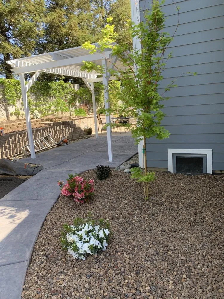 Custom landscape design in Elk Grove, CA - Lee's Landscape