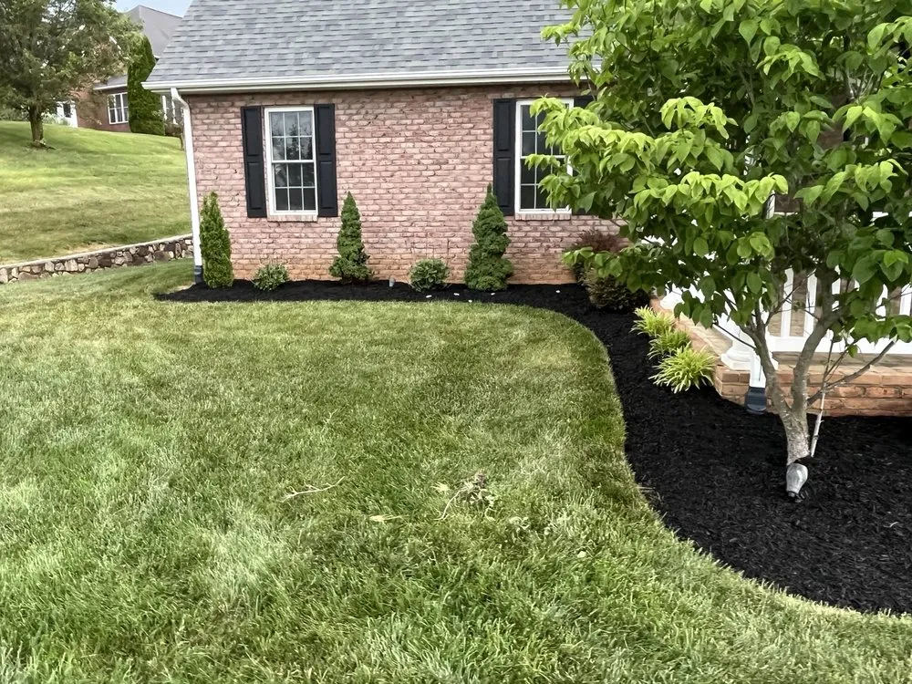 Custom residential landscaping experts serving Montvale, VA - Lee’s Landscaping and Pressure Washing