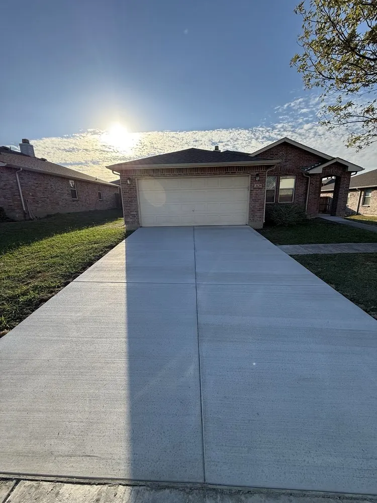 Trusted lawn care service experts serving Fort Worth, TX - Lee's Lawn & Garden