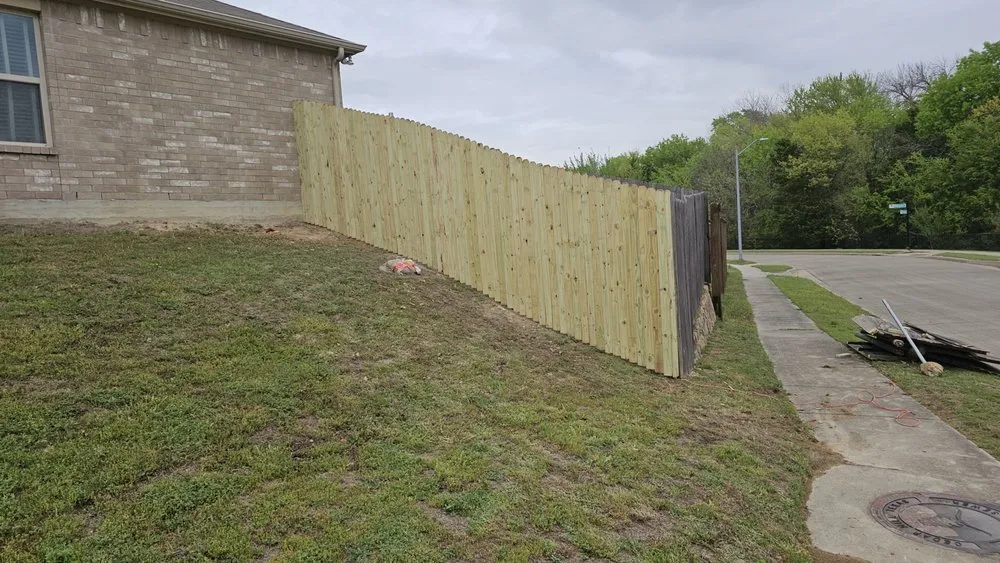 Reliable garden landscaping for homes in Dallas, TX by Lee's Lawn