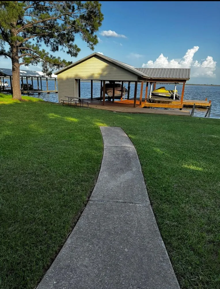 Top-rated lawn care service in Groesbeck, TX by Lee’s Lawn Service