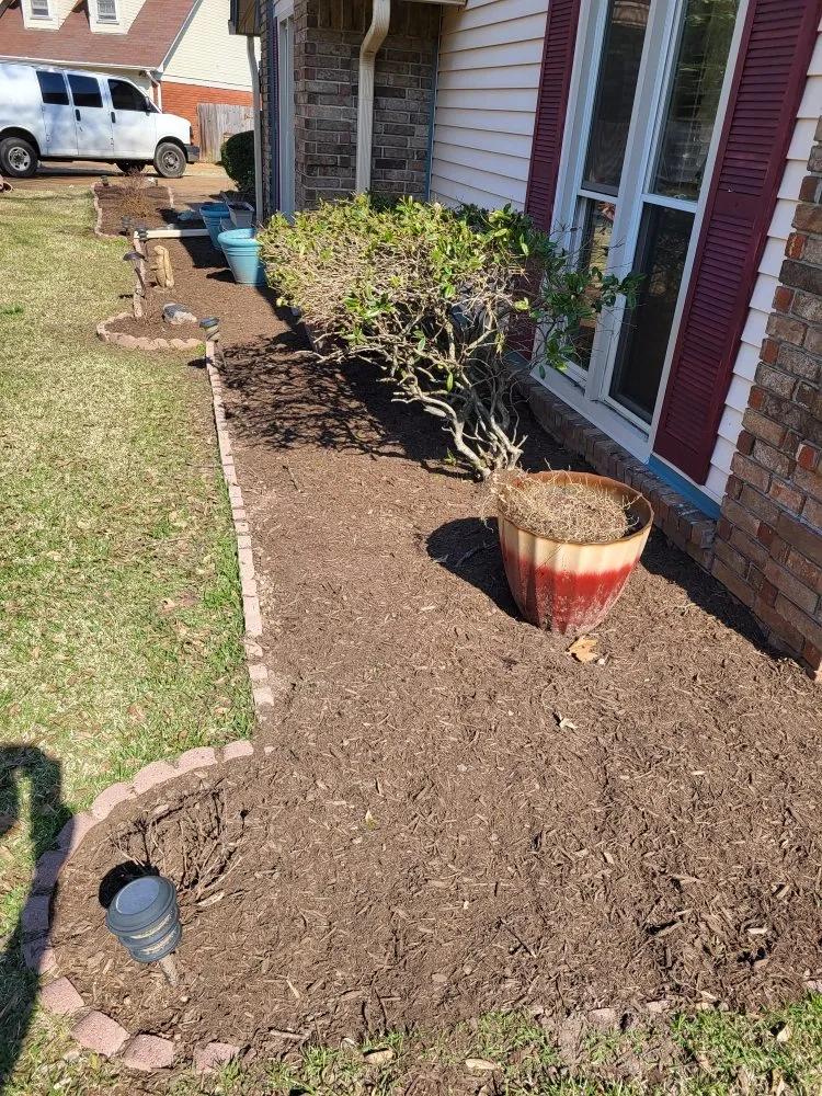 Affordable landscape design experts serving Memphis, TN - Lee's Lawn Services