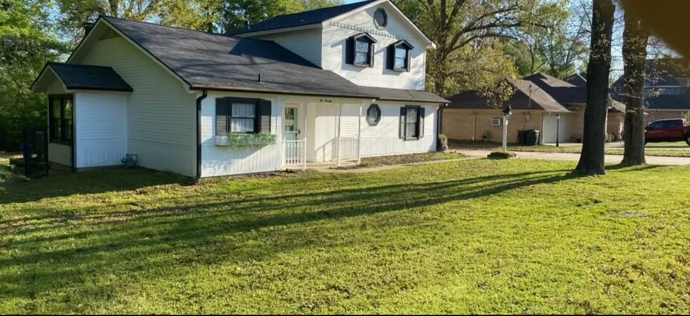 Expert yard maintenance experts serving Mineola, TX - Lee's Lawns And Landscaping