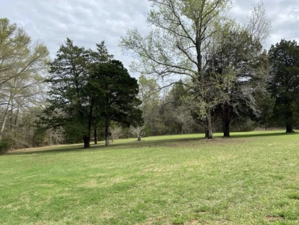 Custom garden landscaping in Mineola, TX - Lee's Lawns And Landscaping