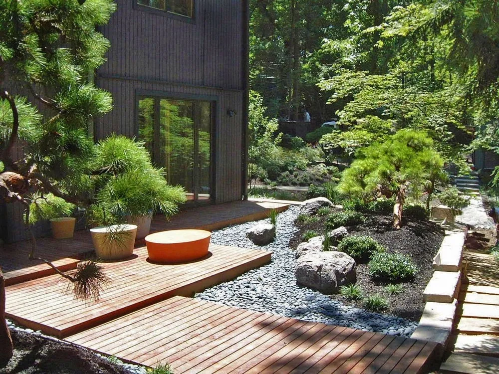 Custom yard cleanup service in Ashton, MD by Lee's Oriental Landscape Art, LLC
