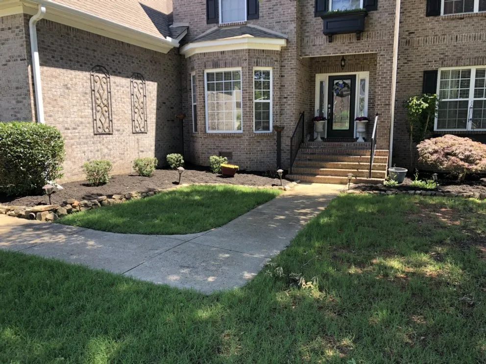 Local residential landscaping experts serving Huntsville, AL - Lee's Pro Turf