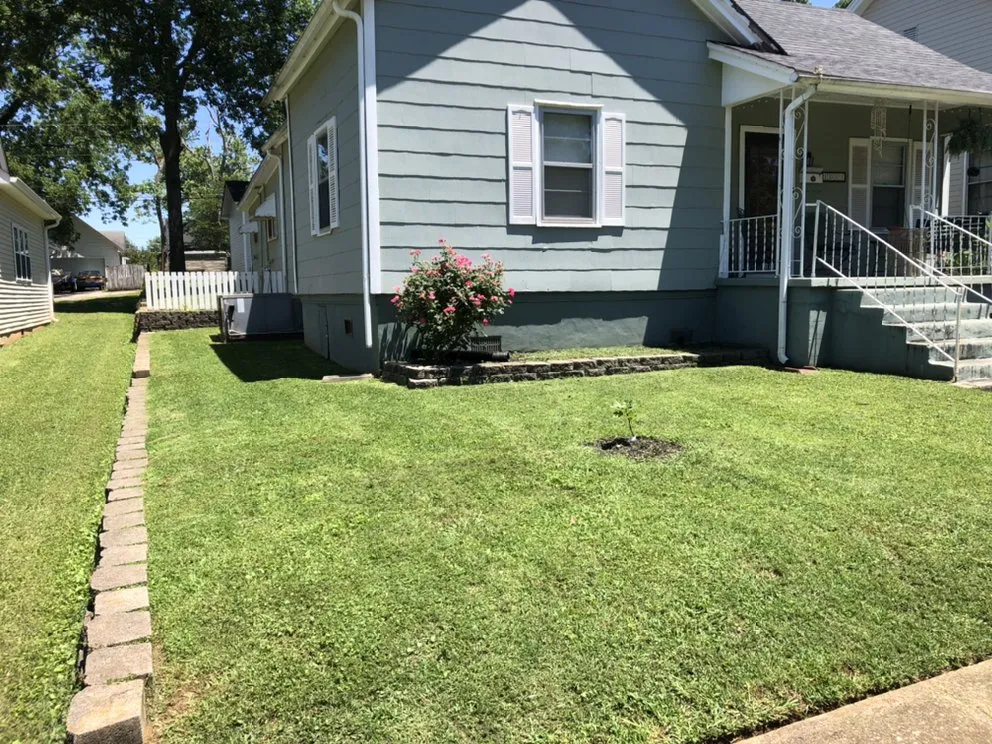 Top-rated yard maintenance in Huntsville, AL by Lee's Pro Turf