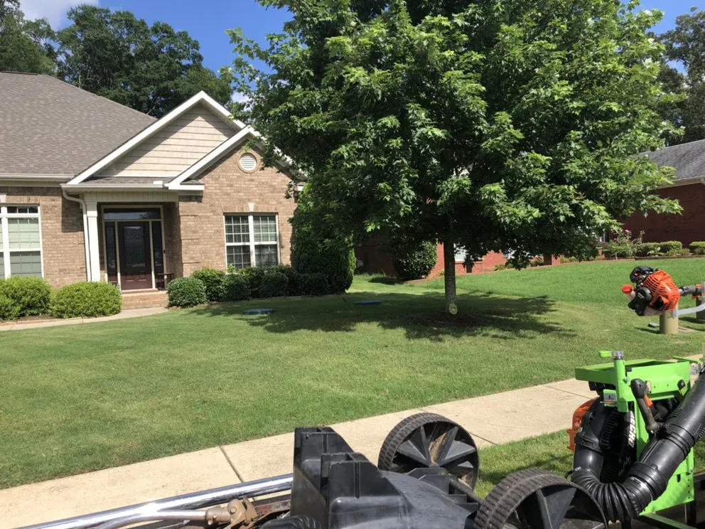 Custom yard maintenance experts serving Huntsville, AL - Lee's Pro Turf