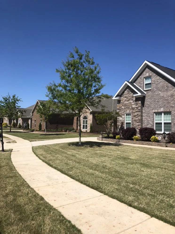 Local garden landscaping in Huntsville, AL by Lee's Pro Turf