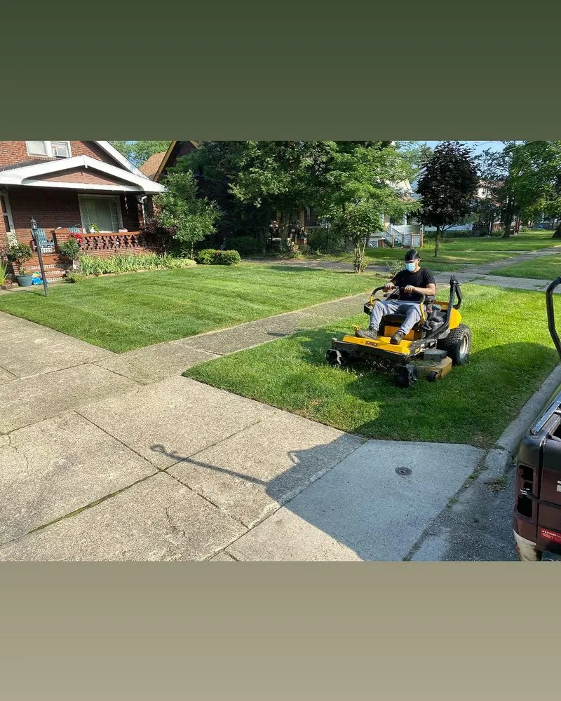 Professional yard cleanup service for beautiful yards across Cleveland, OH - Lee’s Quality Work