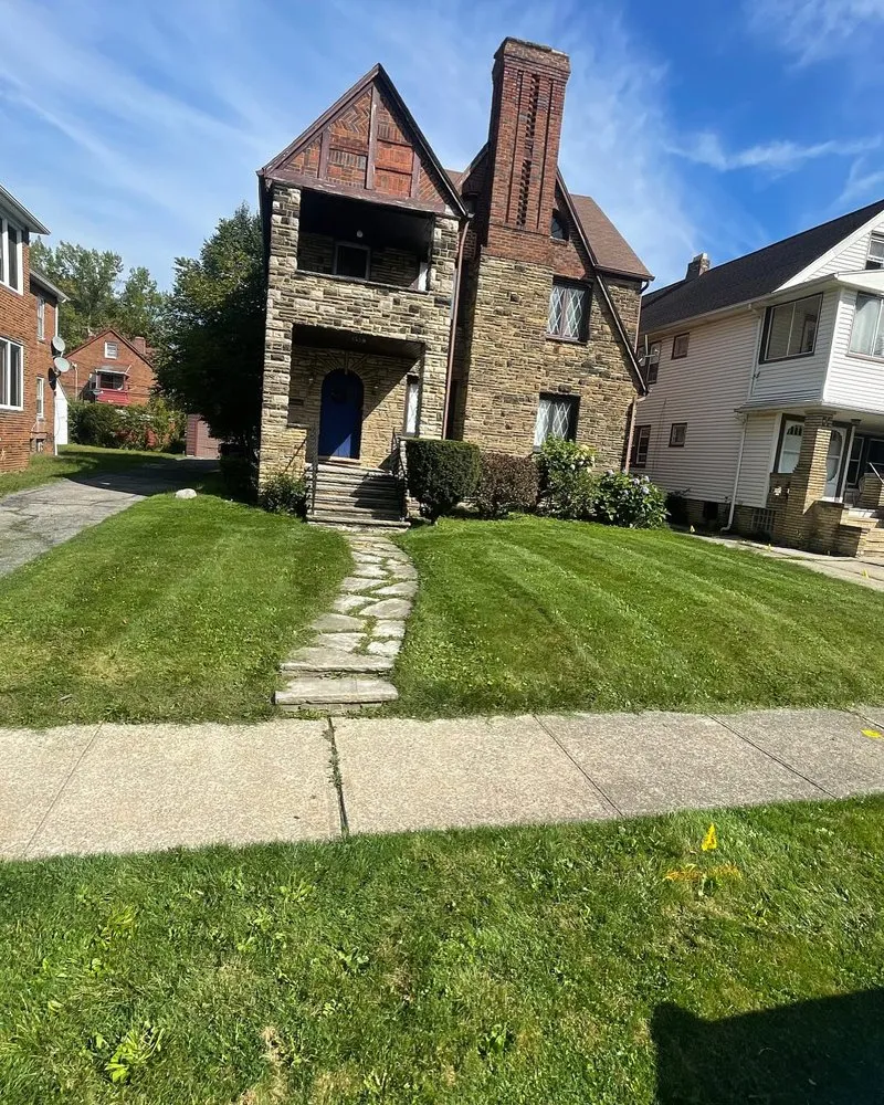 Reliable outdoor landscaping in Cleveland, OH by Lee’s Quality Work