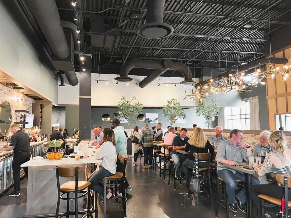 Professional landscaping services experts serving Edwardsville, IL - Lee's Services Residential & Commercial Remodeling & Landscape