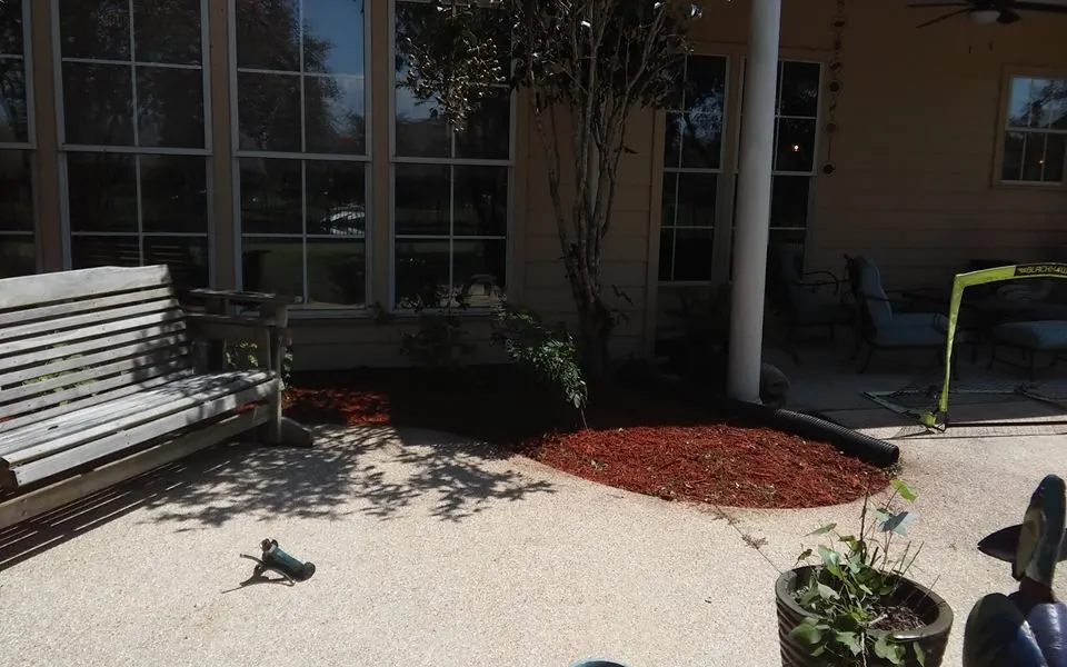 Reliable yard maintenance with custom design in Baton Rouge, LA by Lee's Superior Landscaping
