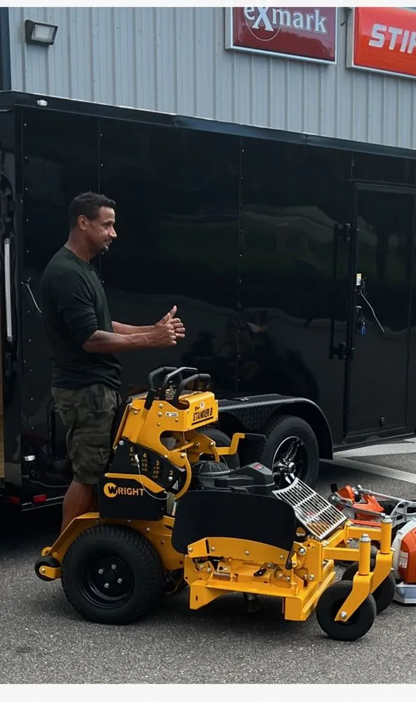 Professional outdoor landscaping experts serving Zephyrhills, FL - Lee's Trees, Lawns N Leaves