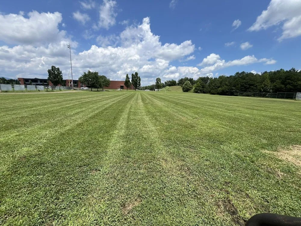 Custom outdoor landscaping experts serving Lynchburg, VA - Leesville Landscape Supplies