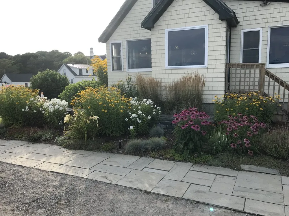 Local residential landscaping experts serving Brunswick, ME - Leeward Fine Gardening
