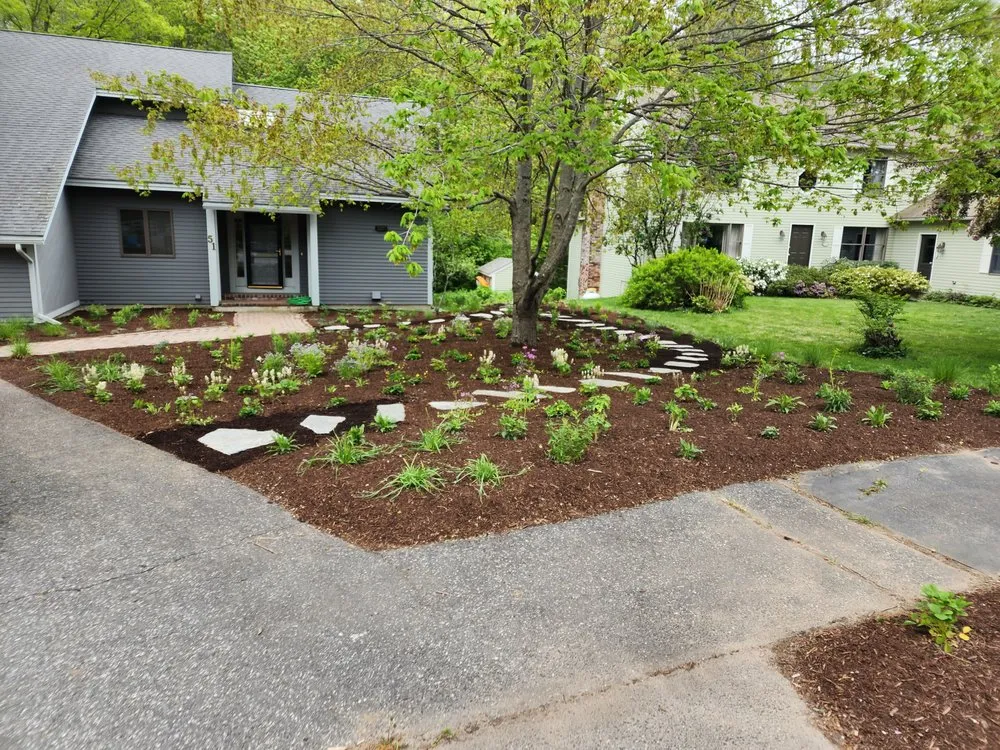 Top-rated lawn care service in Brunswick, ME - Leeward Fine Gardening