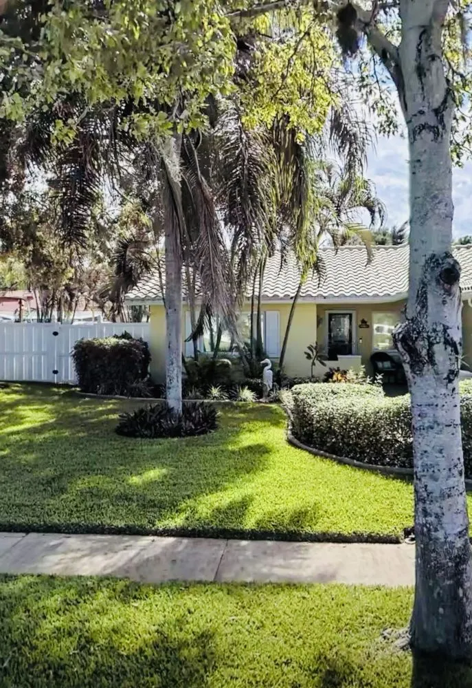 Affordable lawn mowing service for homes in Homosassa, FL by Left Coast Lawn Care