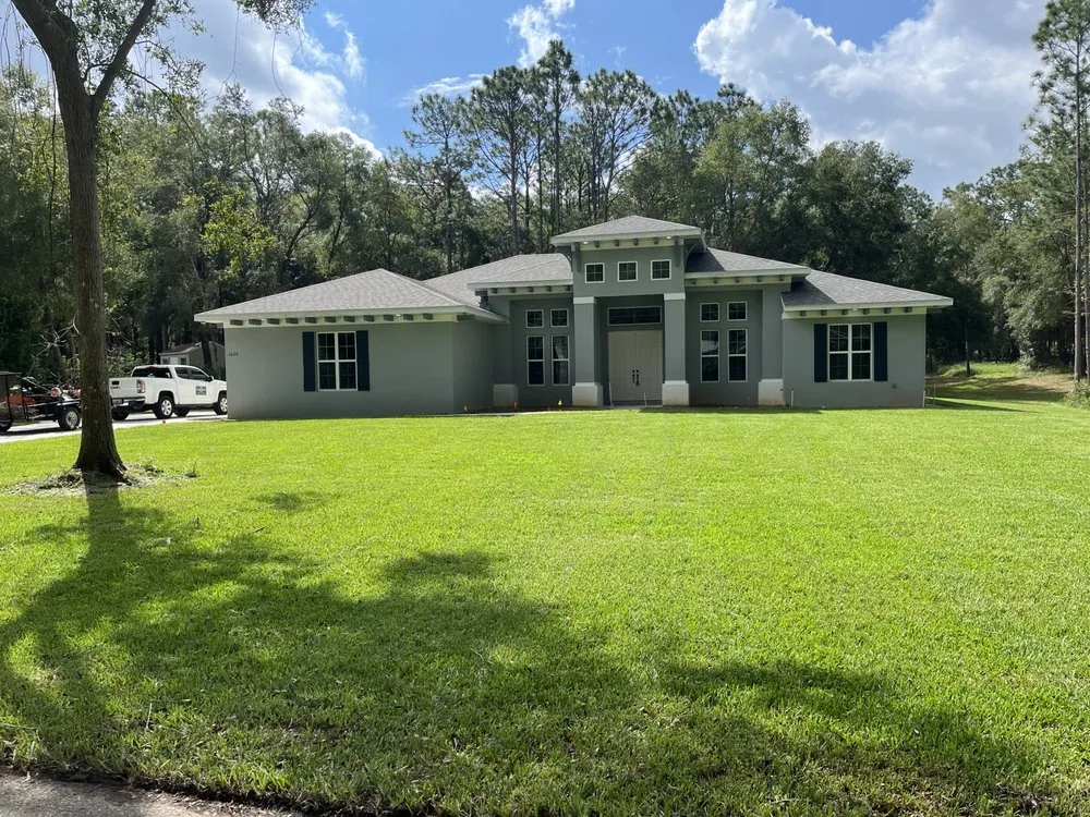 Custom outdoor landscaping for beautiful yards in Homosassa, FL by Left Coast Lawn Care