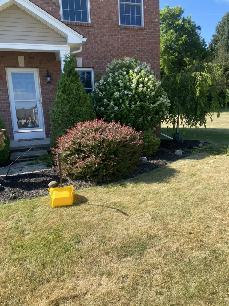 Top-rated lawn care service in Livonia, NY - Leftys Landscaping