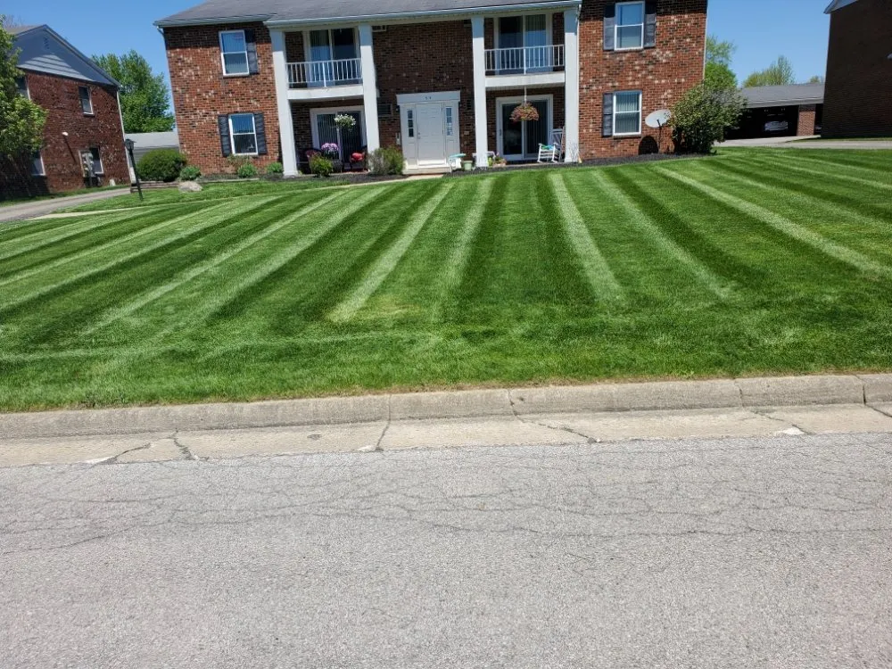 Local yard maintenance in Canfield, OH - Lefty's Lawn Services