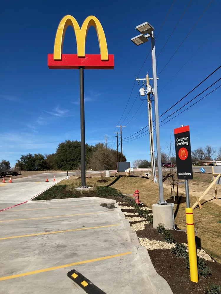 Expert yard maintenance for year-round maintenance across Waco, TX - Legacy Landscapes