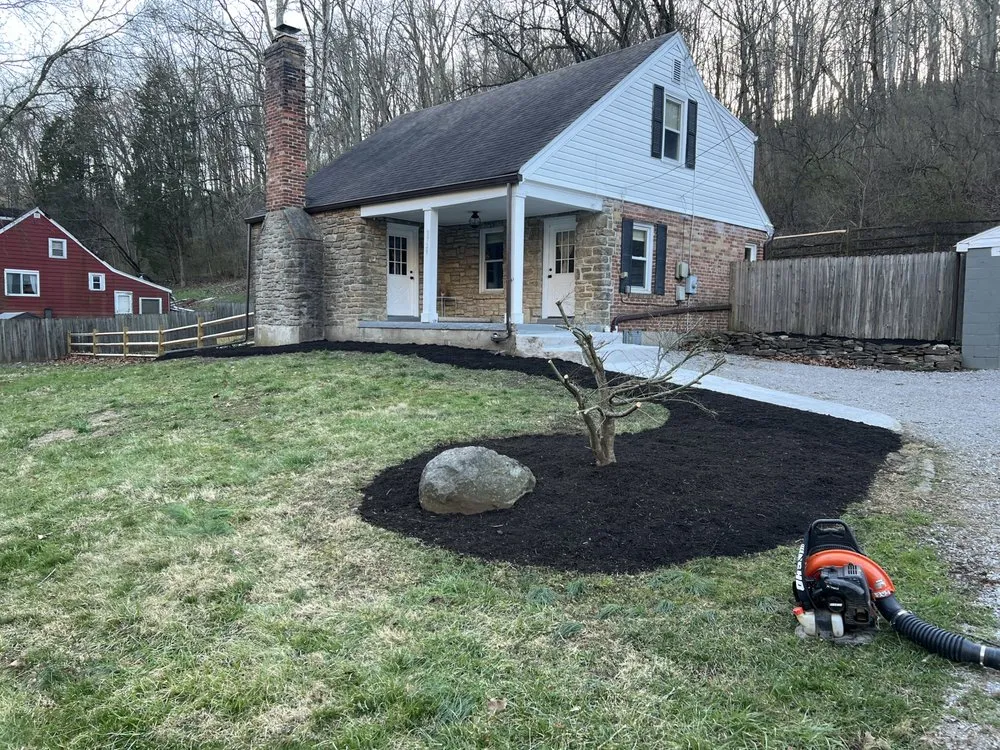 Custom lawn care service experts serving Amelia, OH - Legacy Landscaping