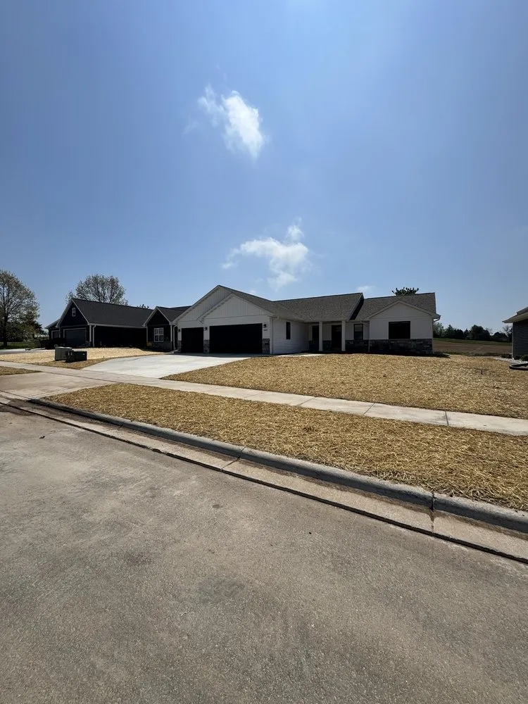 Top-rated yard cleanup service for year-round maintenance in Freedom, WI by Legacy Landworx