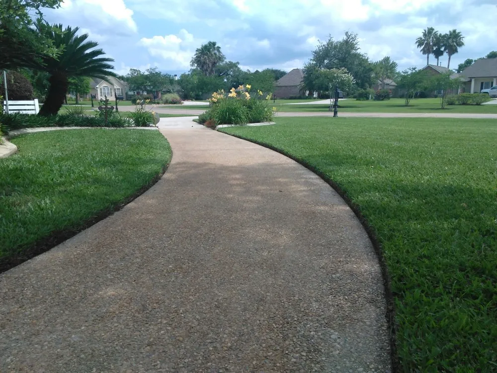 Local landscape design in Baton Rouge, LA by Legacy Lawn Care