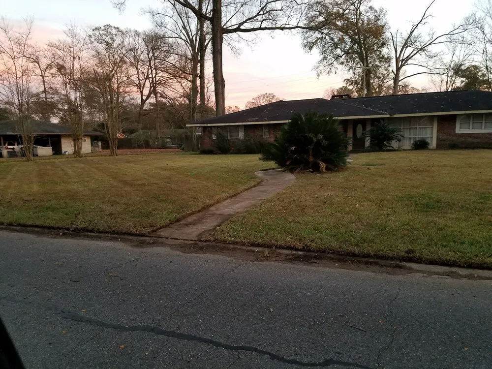 Trusted lawn mowing service for residential properties in Baton Rouge, LA by Legacy Lawn Care