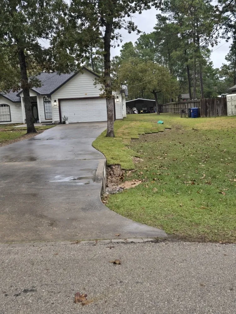 Professional yard maintenance experts serving Magnolia, TX - Legacy Lawn Service & Landscape