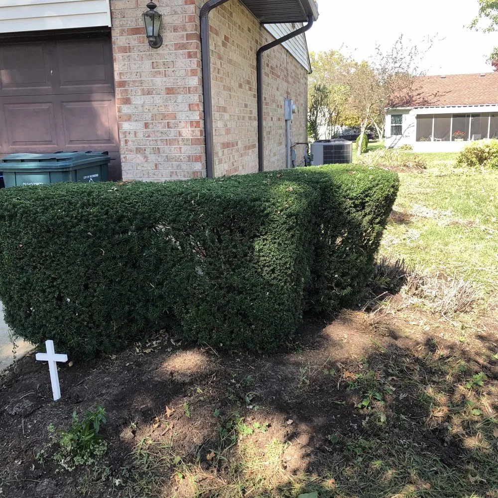 Expert lawn care service experts serving Richmond, IN - Legacy Lawns