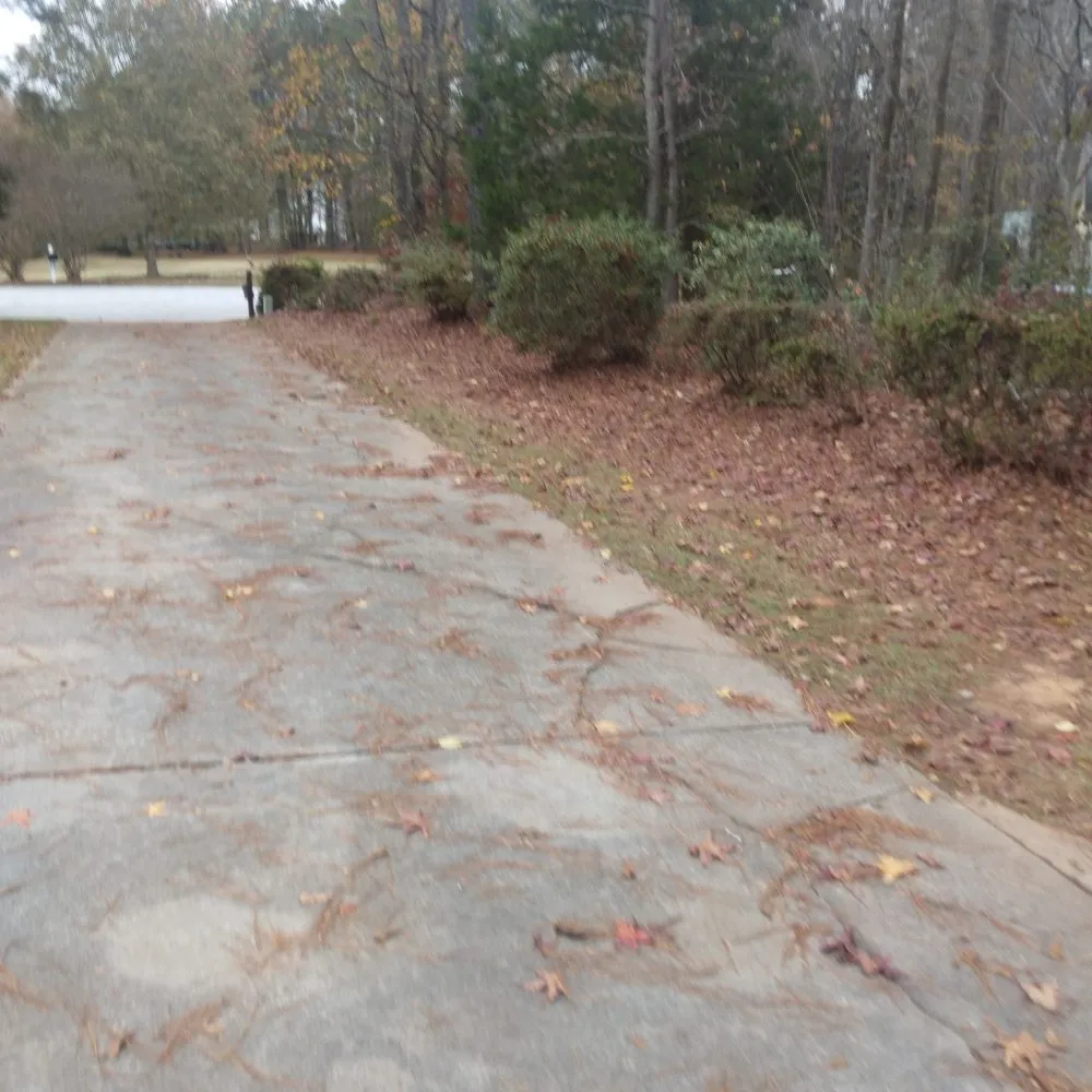 Local lawn mowing service in Tyrone, GA - Legacy Service