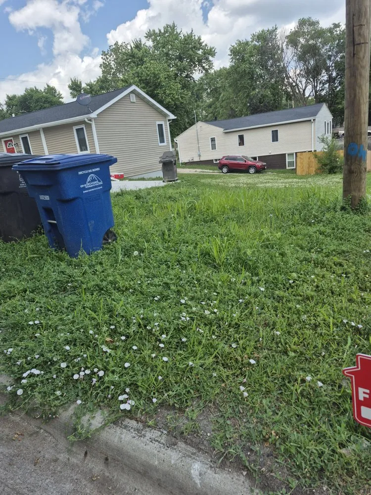 Expert outdoor landscaping in Des Moines, IA - Legacy Yard