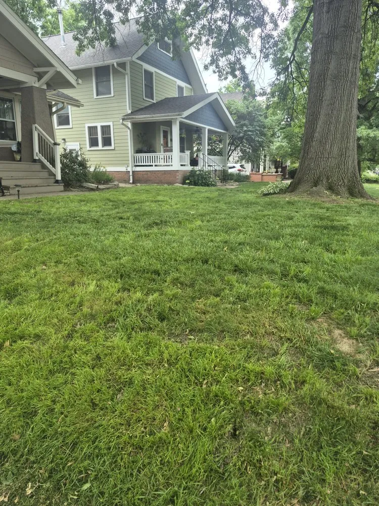 Local yard maintenance for beautiful yards across Des Moines, IA - Legacy Yard