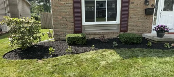 Legendary Landscape and Lawns Logo