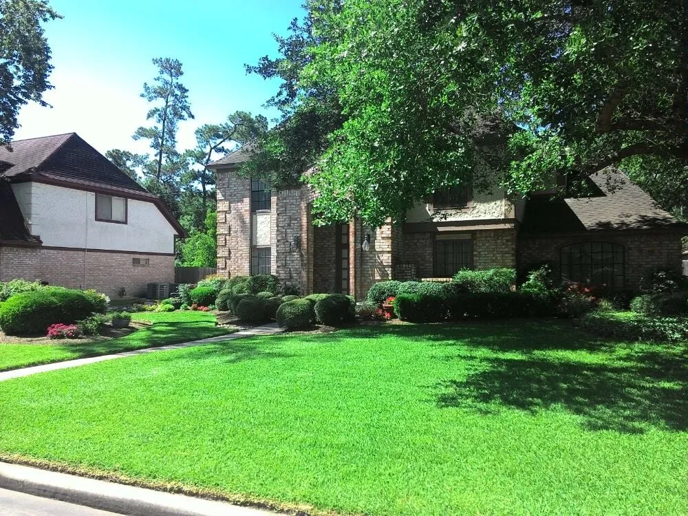 Top-rated garden landscaping experts serving Spring, TX - Legendary Landscaping