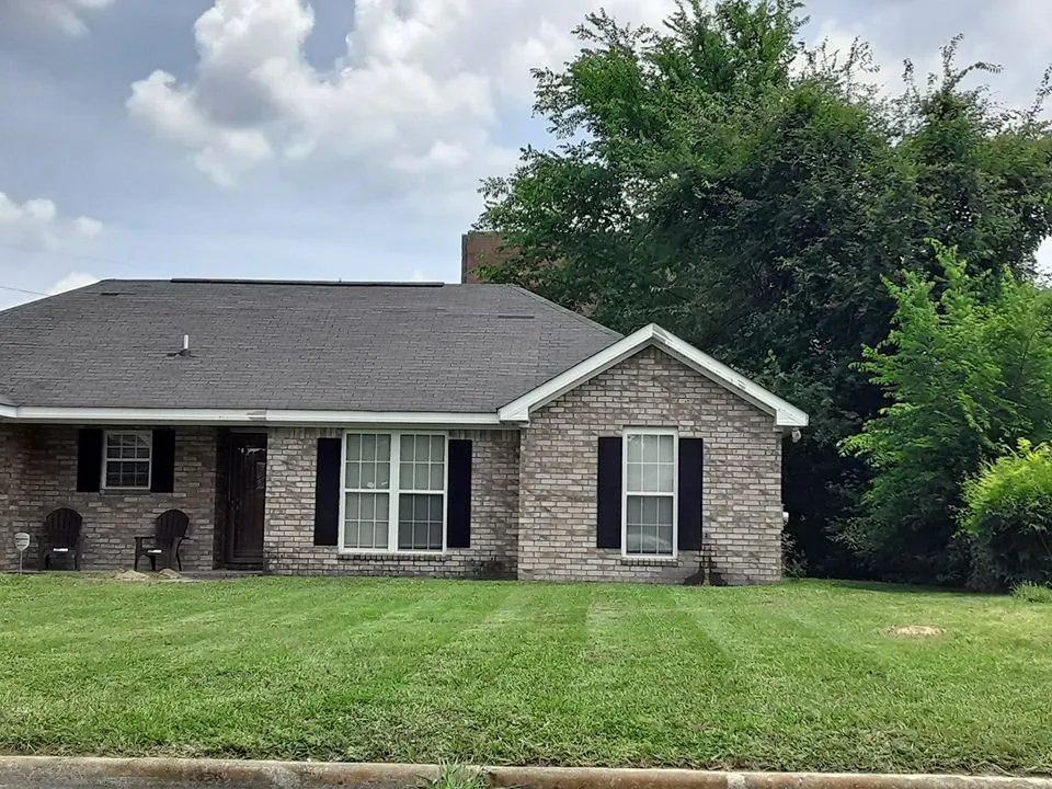 Expert yard cleanup service in Augusta, GA by Legendary Lawn Care